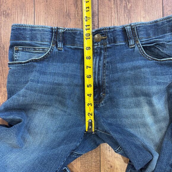 Lee Extreme Motion Jeans Straight Fit 38W 30L Blue Tapered Leg Elastic Waist - Picture 6 of 7